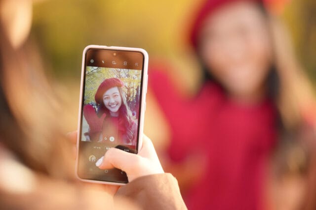 写真と鏡どっちが本当の自分の顔？