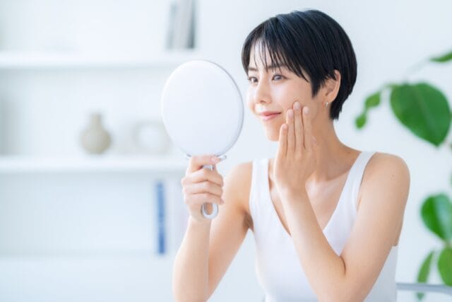 写真と鏡どっちが本当の自分の顔？