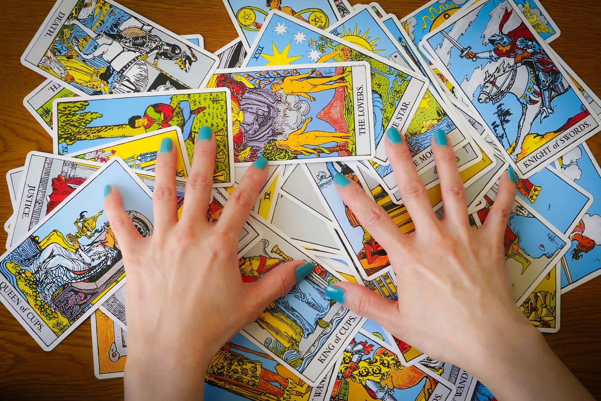 タロット占いはやりすぎるとよくない?